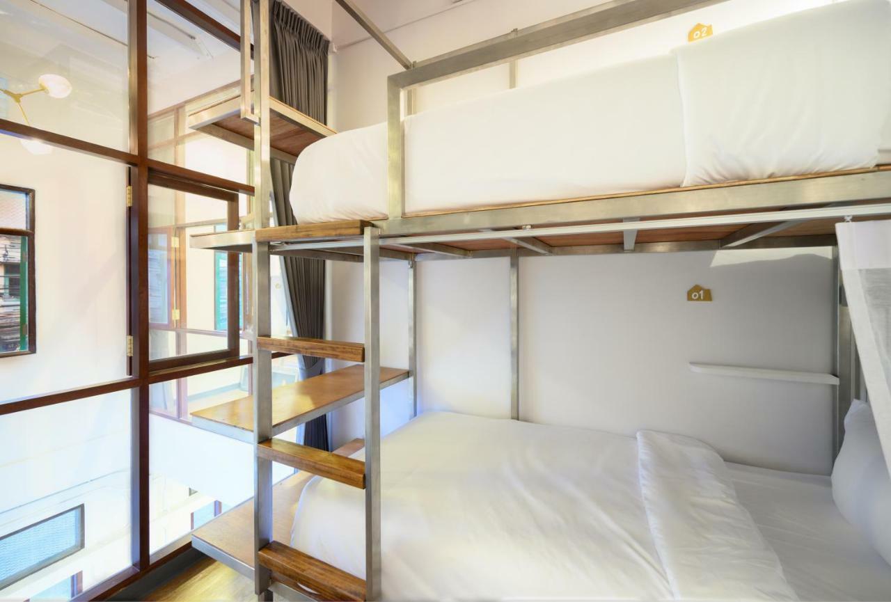 Rest Is More Hostel Bangkok Exterior photo