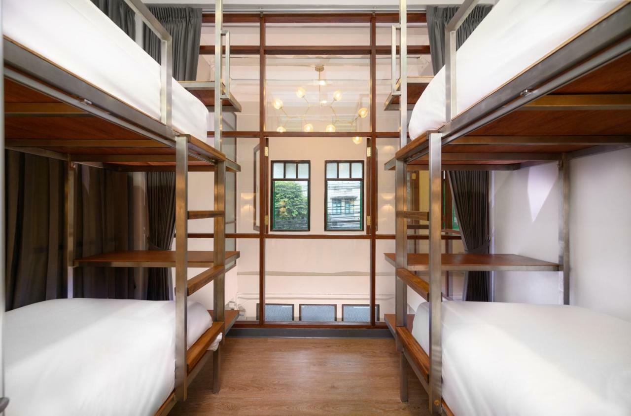 Rest Is More Hostel Bangkok Exterior photo