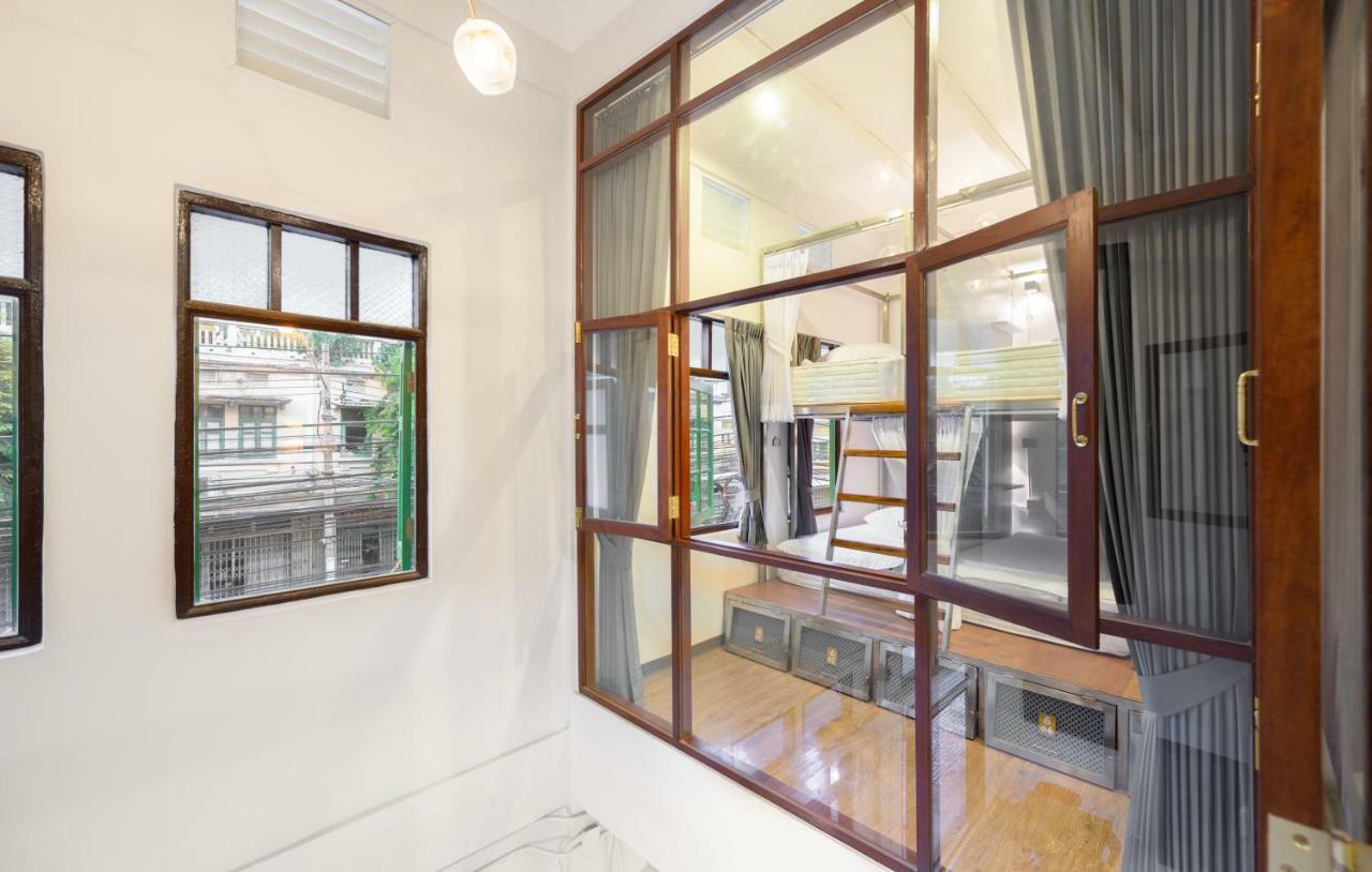 Rest Is More Hostel Bangkok Exterior photo